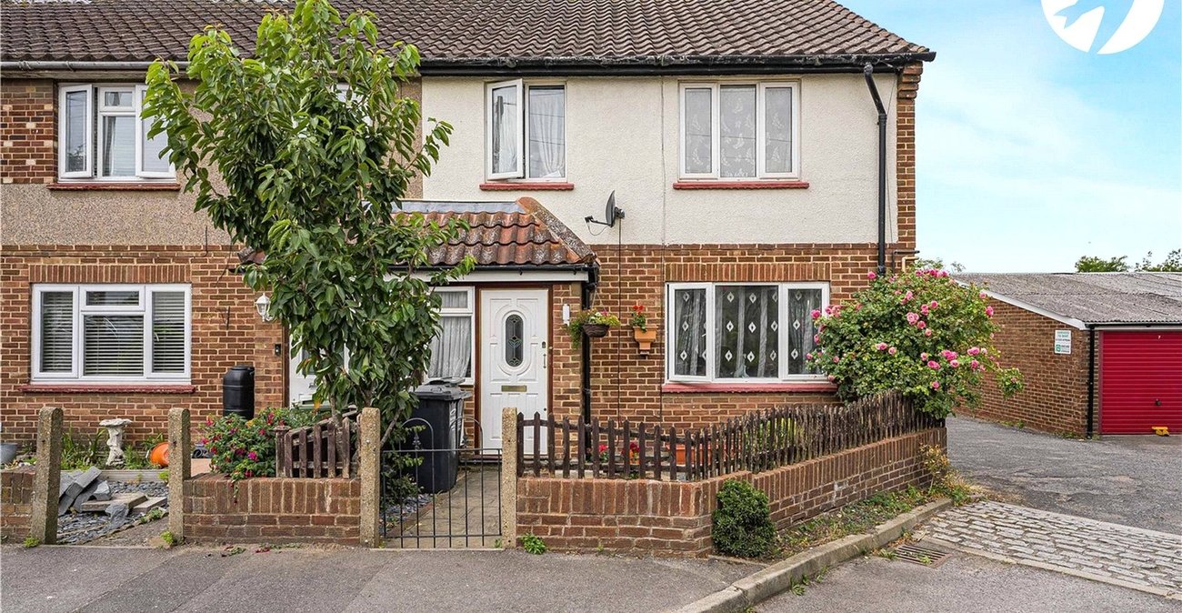 3 bedroom house for sale in Swanscombe | Robinson Jackson