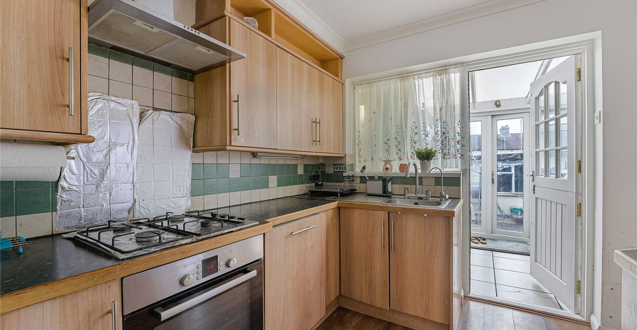 3 bedroom house for sale in Swanscombe | Robinson Jackson