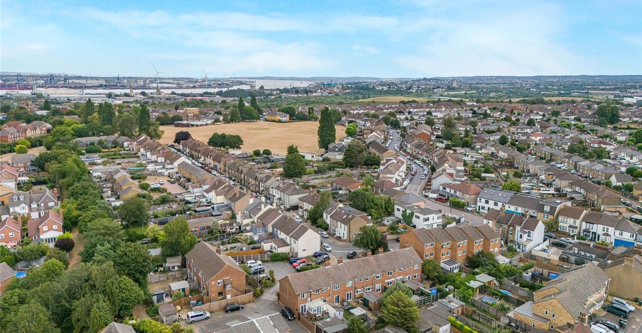 3 bedroom house for sale in Swanscombe | Robinson Jackson
