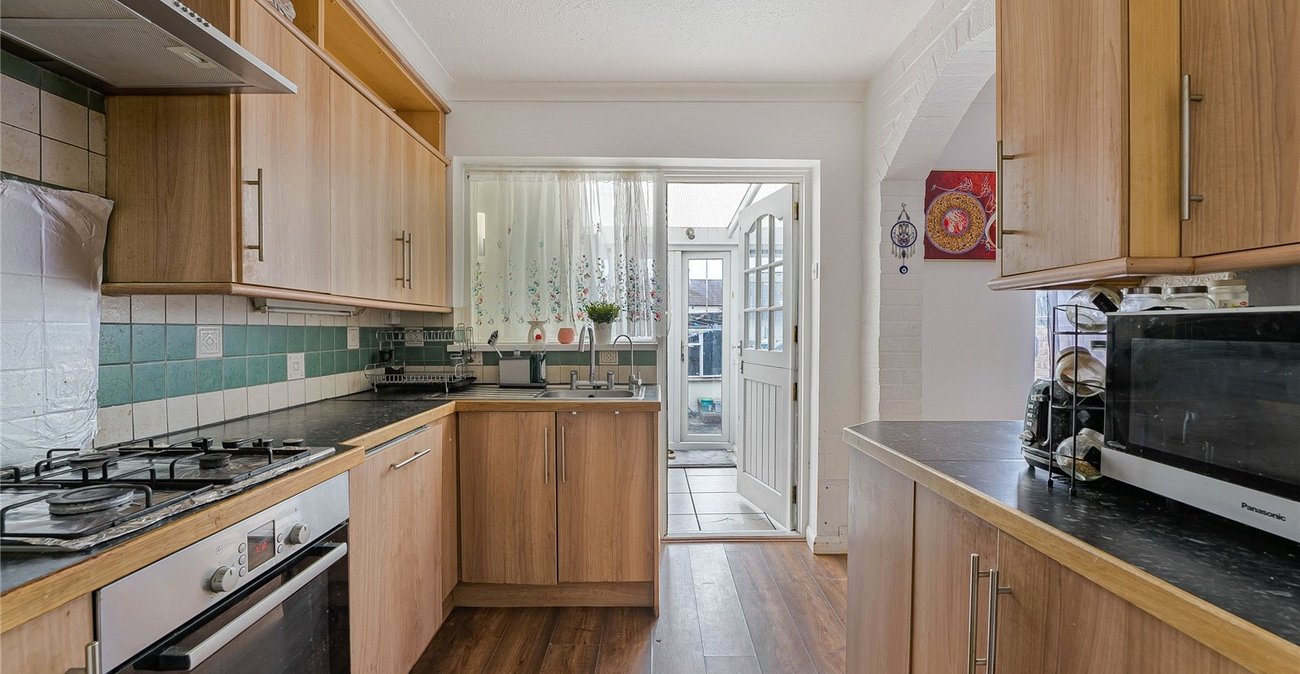 3 bedroom house for sale in Swanscombe | Robinson Jackson