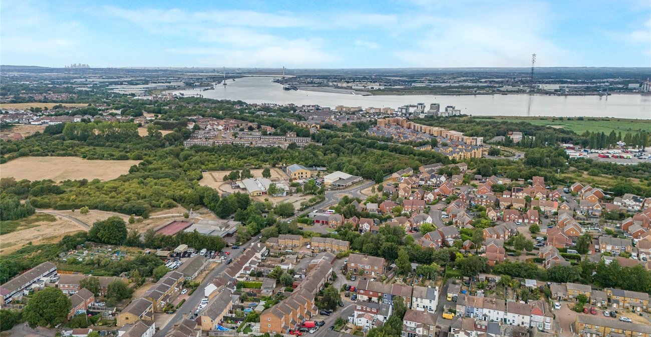 3 bedroom house for sale in Swanscombe | Robinson Jackson