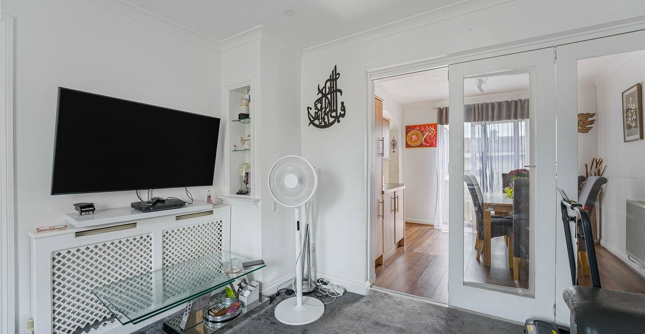 3 bedroom house for sale in Swanscombe | Robinson Jackson