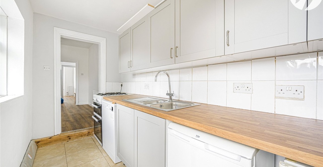 2 bedroom house for sale in Swanscombe | Robinson Jackson