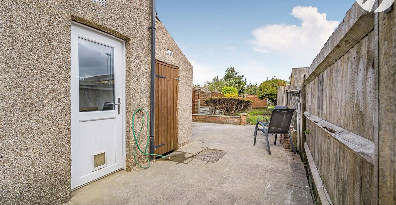 2 bedroom house for sale in Swanscombe | Robinson Jackson