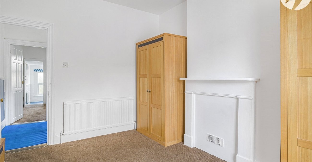 2 bedroom house for sale in Swanscombe | Robinson Jackson