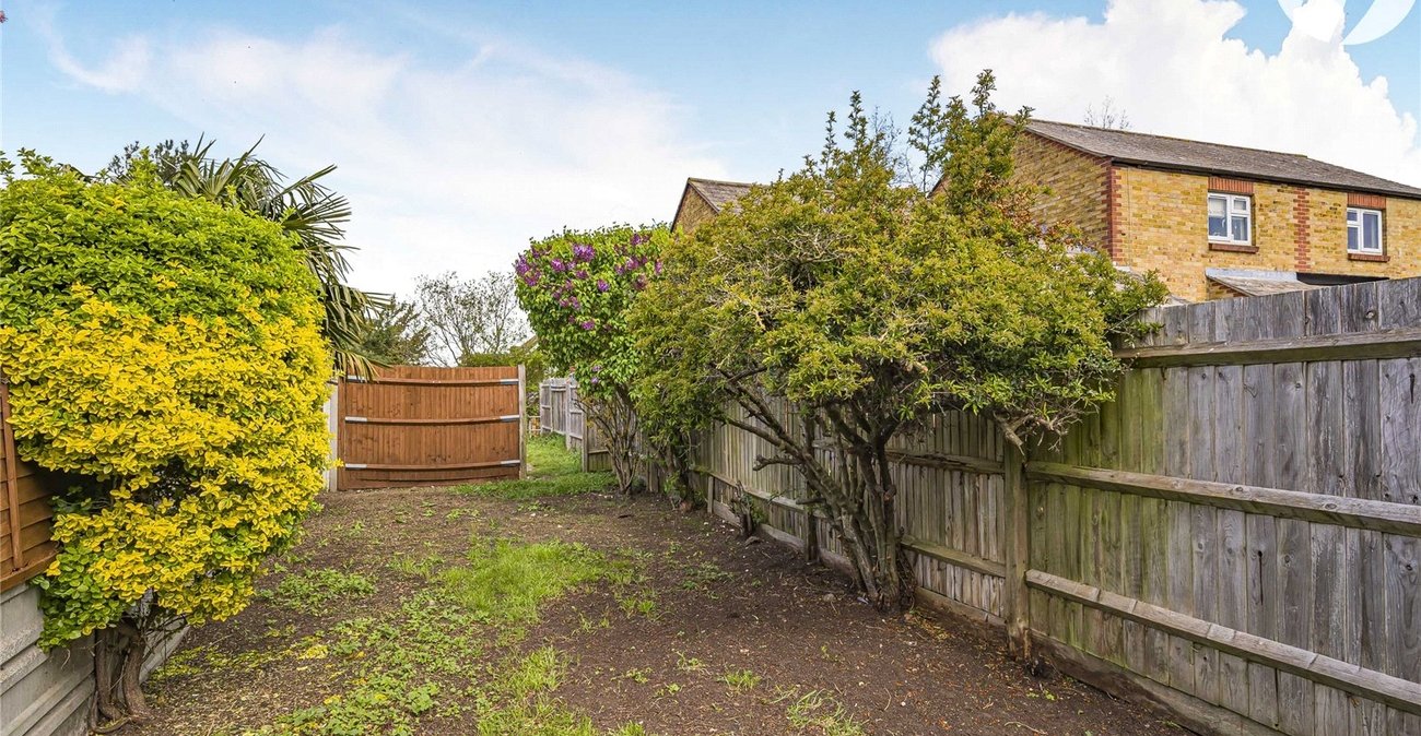 2 bedroom house for sale in Swanscombe | Robinson Jackson