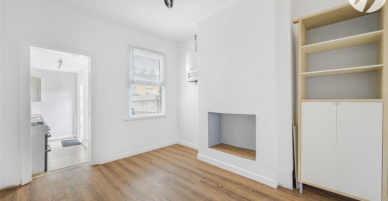 2 bedroom house for sale in Swanscombe | Robinson Jackson