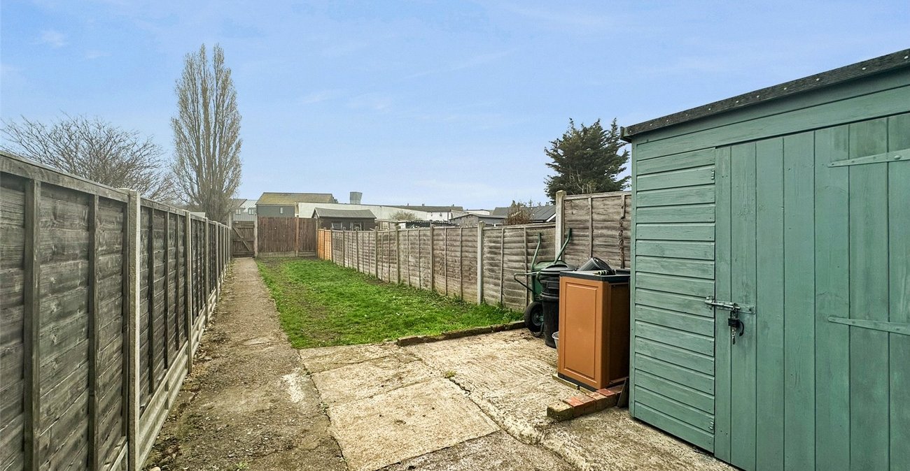 3 bedroom house for sale in Swanscombe | Robinson Jackson