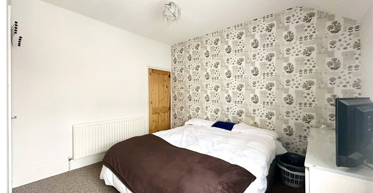 3 bedroom house for sale in Swanscombe | Robinson Jackson