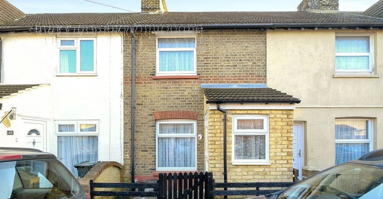 3 bedroom house for sale in Swanscombe | Robinson Jackson