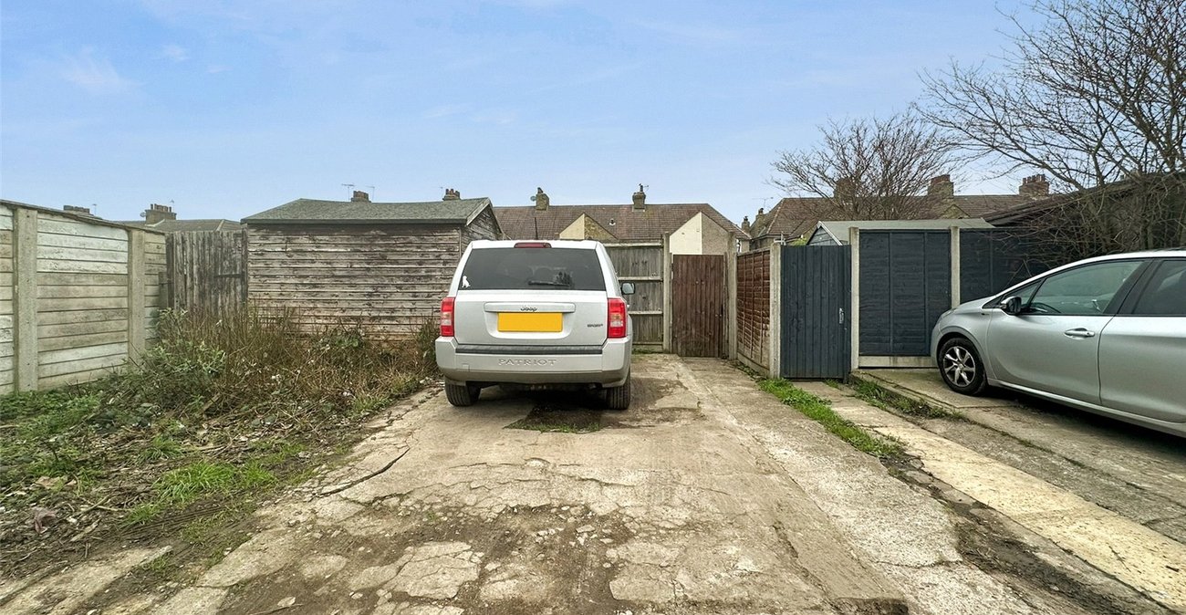 3 bedroom house for sale in Swanscombe | Robinson Jackson