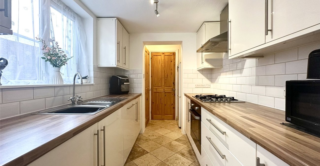 3 bedroom house for sale in Swanscombe | Robinson Jackson