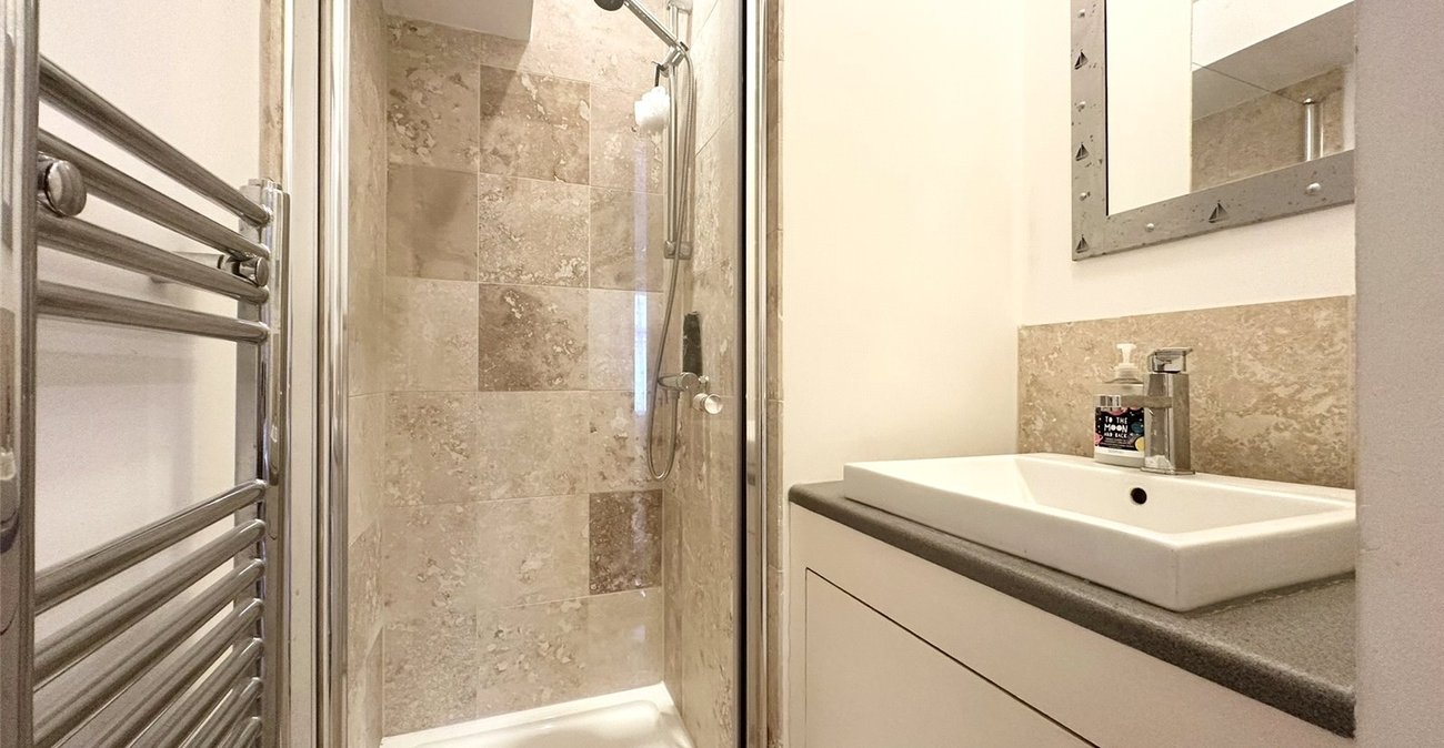 3 bedroom house for sale in Swanscombe | Robinson Jackson