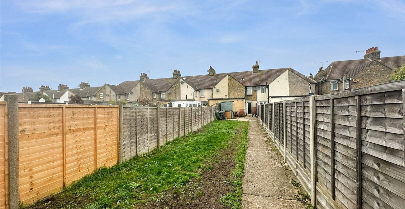 3 bedroom house for sale in Swanscombe | Robinson Jackson