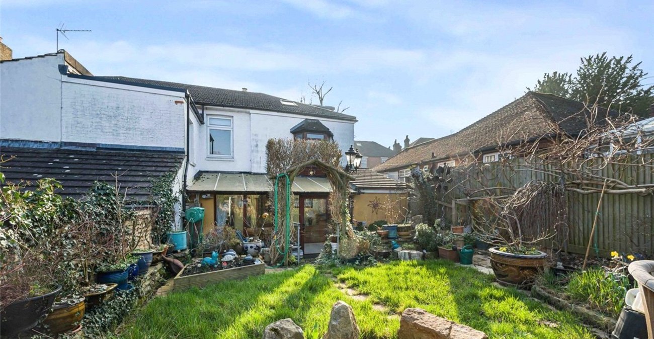 5 bedroom house for sale in Orpington | Robinson Jackson