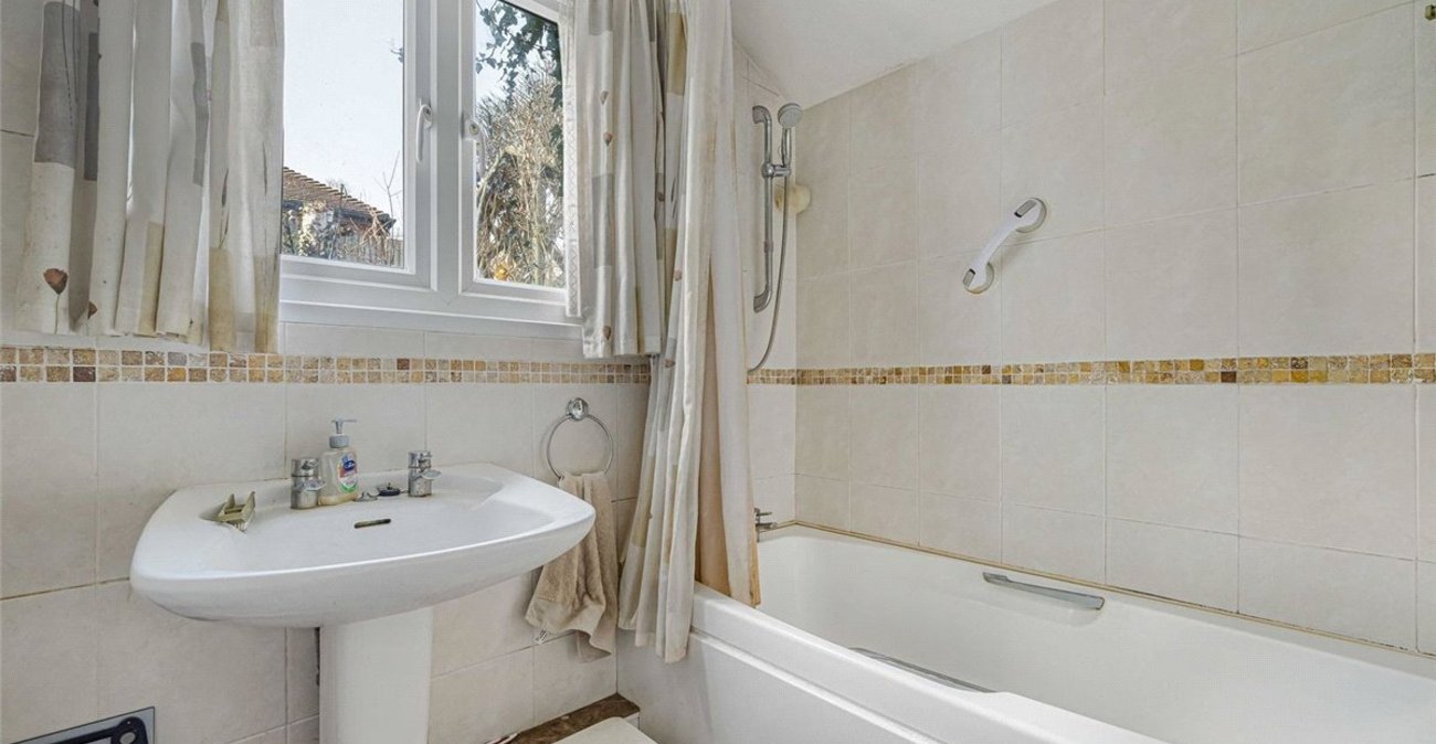 5 bedroom house for sale in Orpington | Robinson Jackson