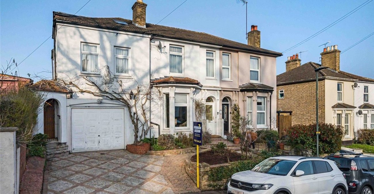 5 bedroom house for sale in Orpington | Robinson Jackson