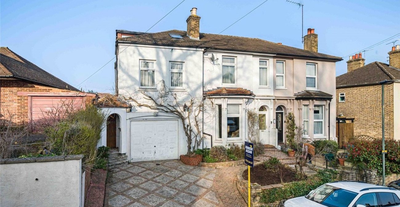 5 bedroom house for sale in Orpington | Robinson Jackson