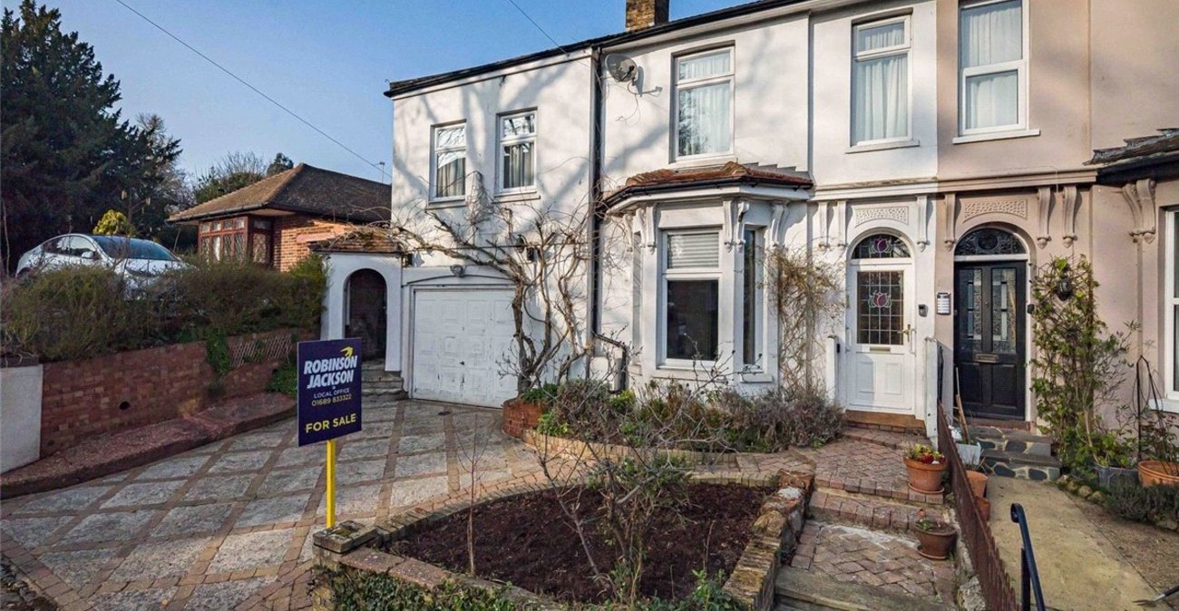 5 bedroom house for sale in Orpington | Robinson Jackson