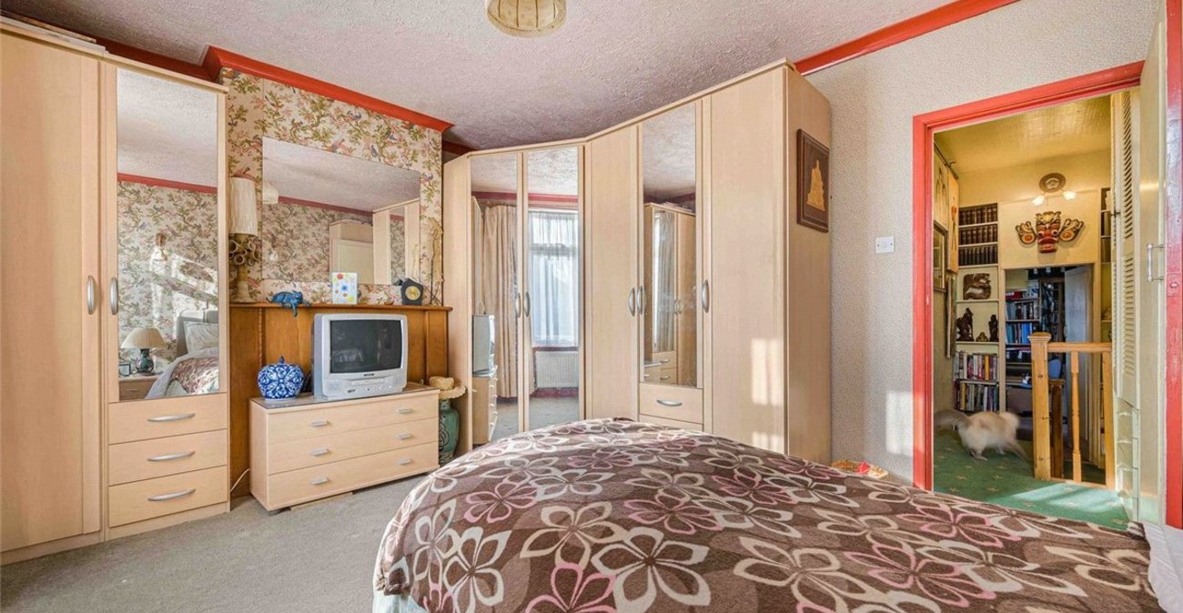 5 bedroom house for sale in Orpington | Robinson Jackson