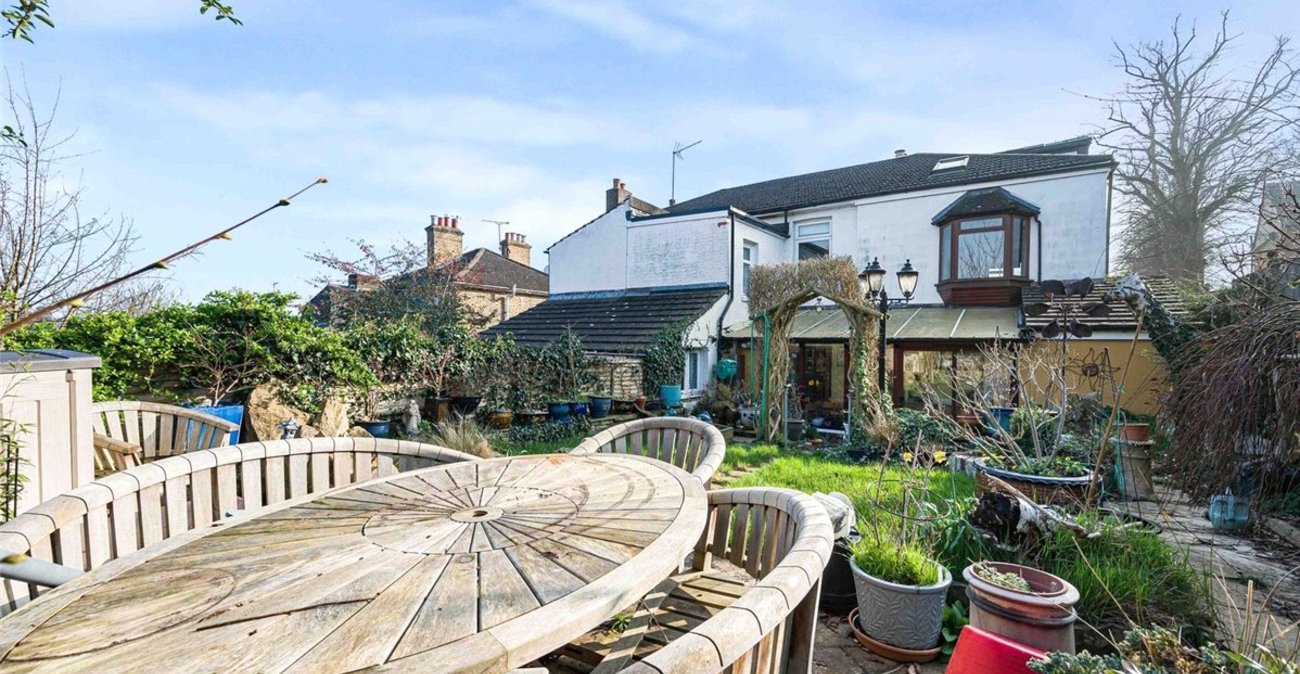 5 bedroom house for sale in Orpington | Robinson Jackson