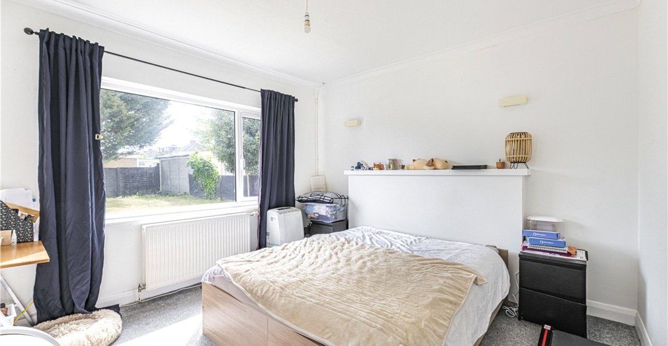 2 bedroom bungalow for sale in Orpington | Robinson Jackson