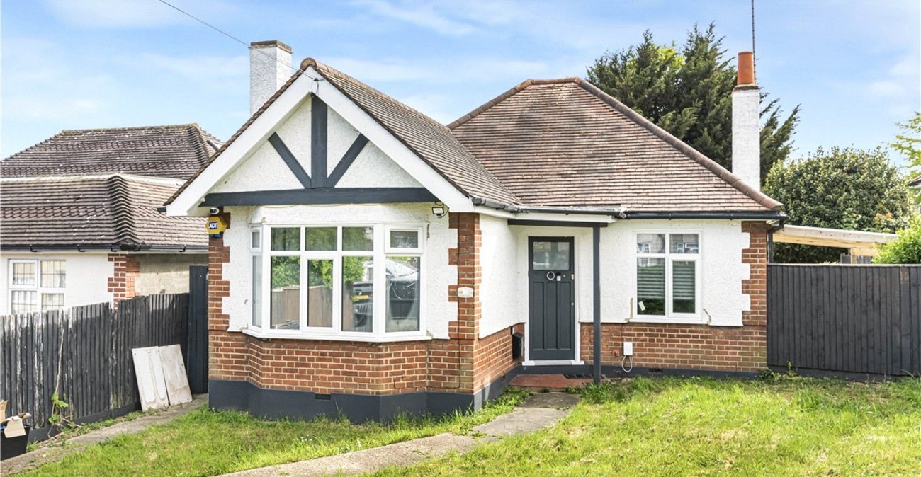 2 bedroom bungalow for sale in Orpington | Robinson Jackson