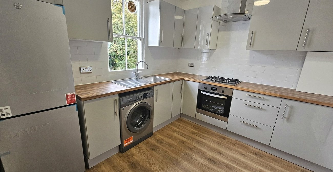 2 bedroom property for sale in Catford | Robinson Jackson