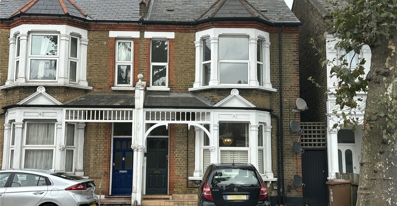 2 bedroom property for sale in Catford | Robinson Jackson