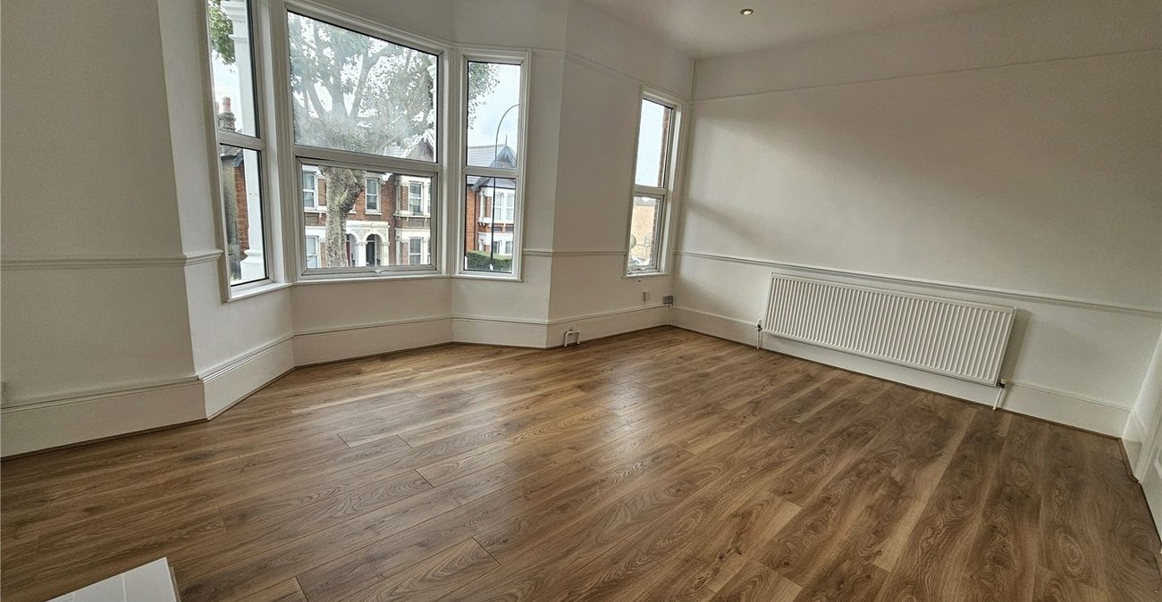 2 bedroom property for sale in Catford | Robinson Jackson