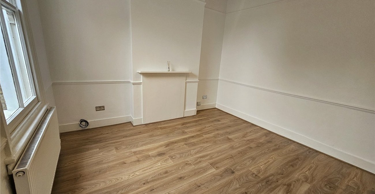 2 bedroom property for sale in Catford | Robinson Jackson