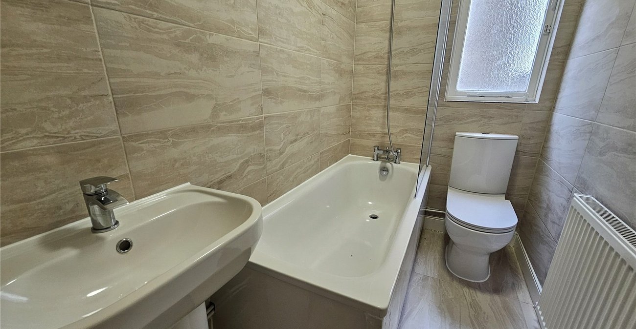 2 bedroom property for sale in Catford | Robinson Jackson