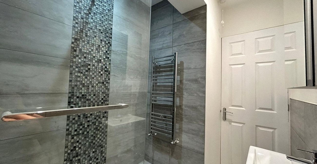 2 bedroom property for sale in Catford | Robinson Jackson