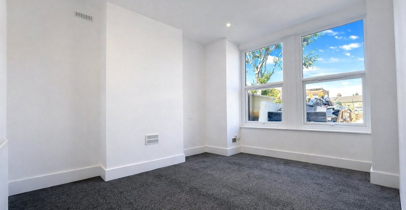 2 bedroom property to rent in Catford | Robinson Jackson