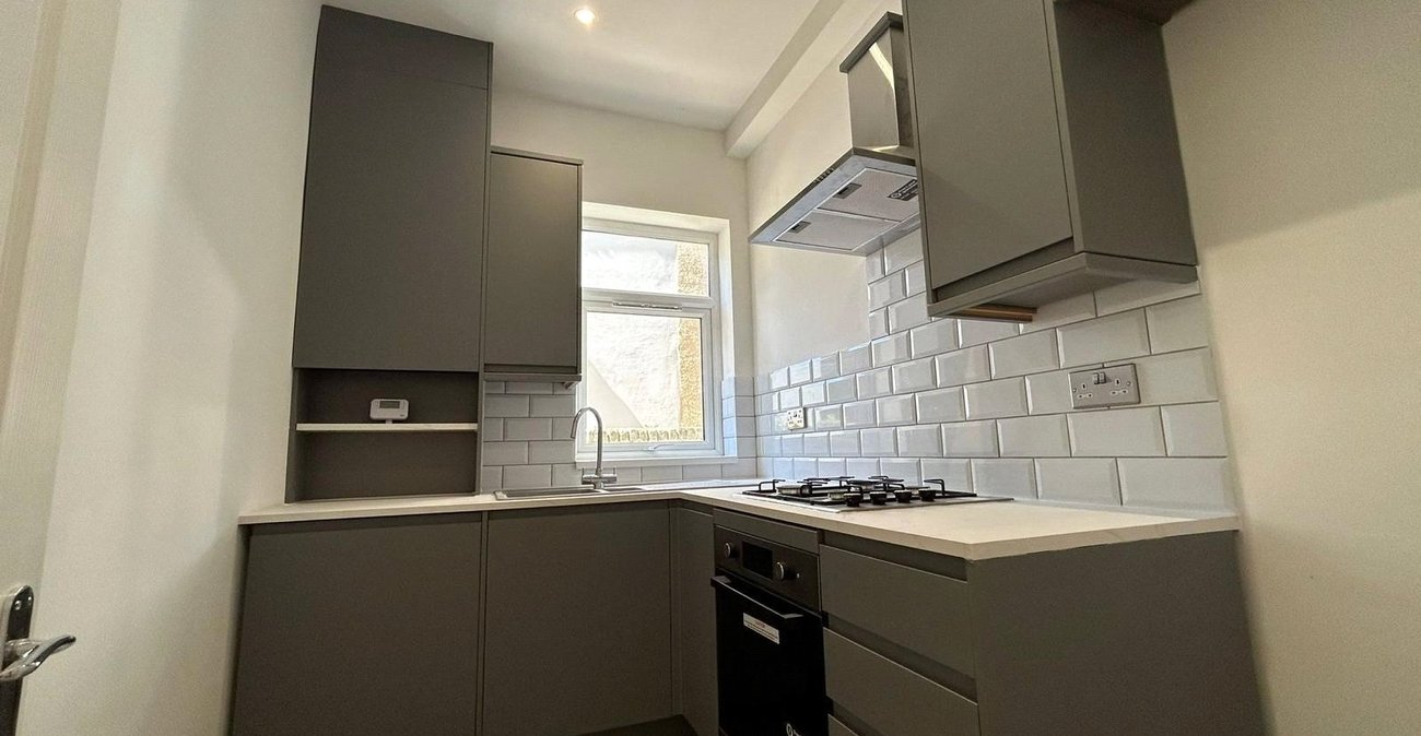 2 bedroom property for sale in Catford | Robinson Jackson