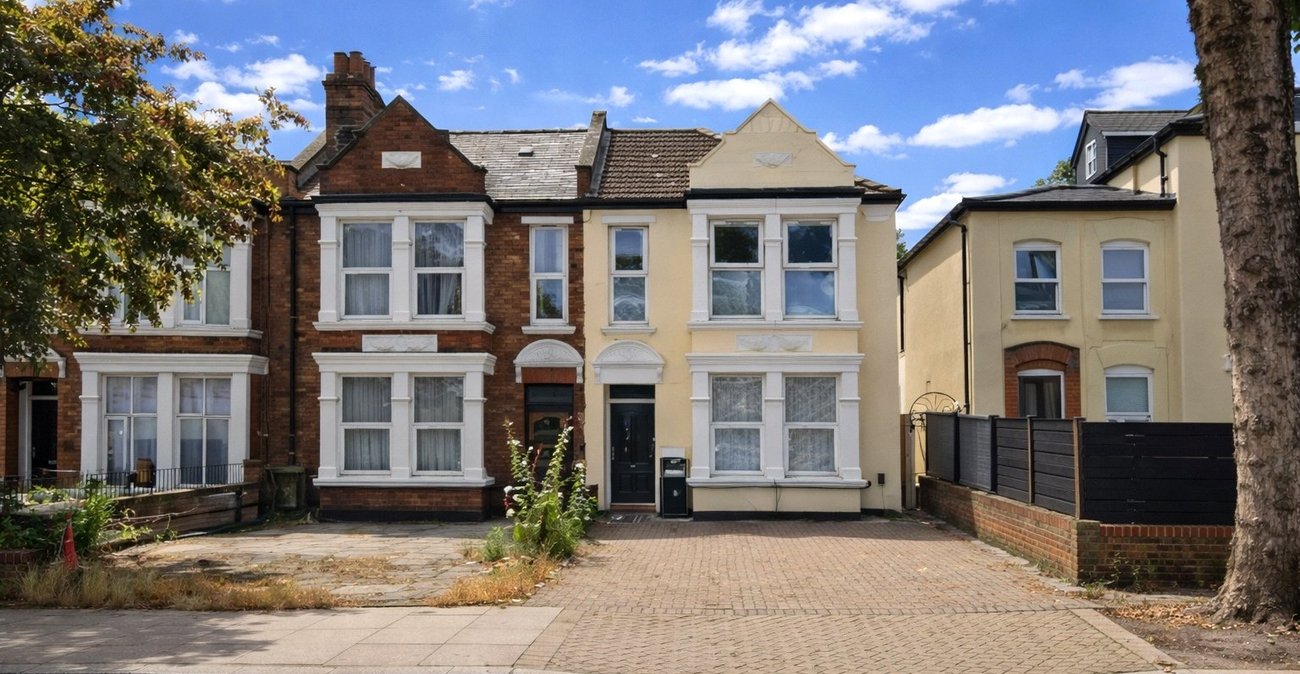 2 bedroom property to rent in Catford | Robinson Jackson