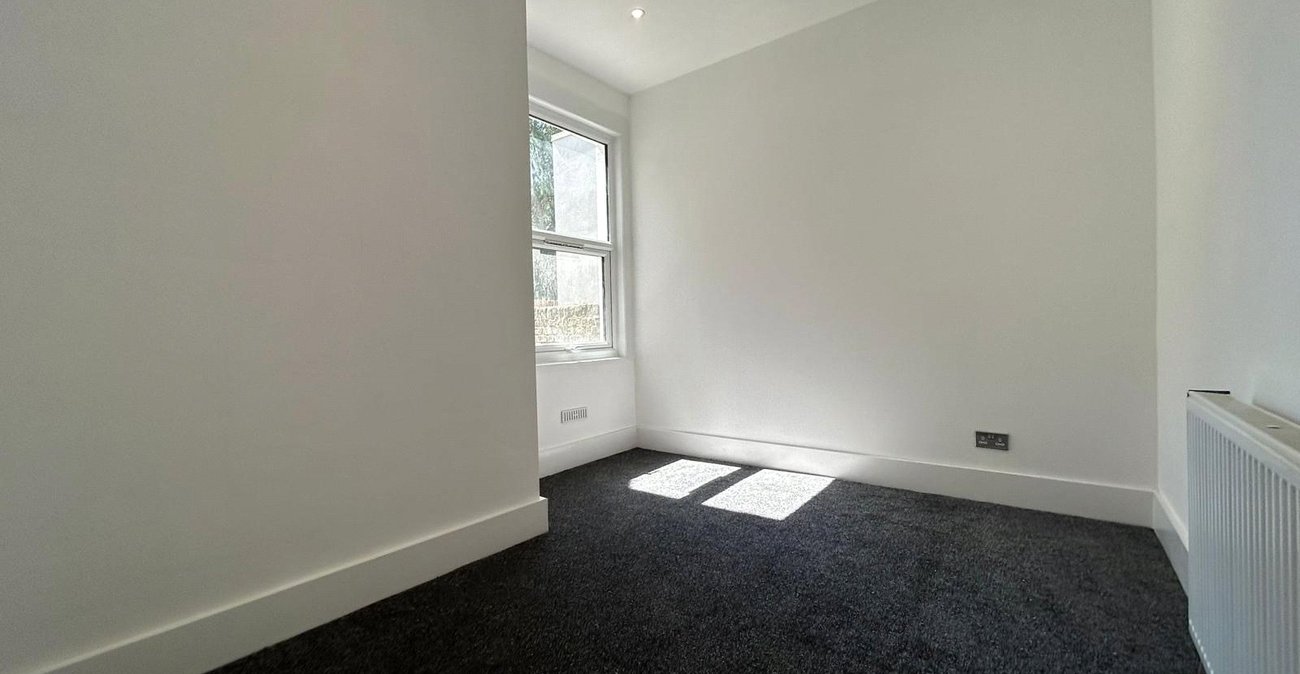 2 bedroom property for sale in Catford | Robinson Jackson