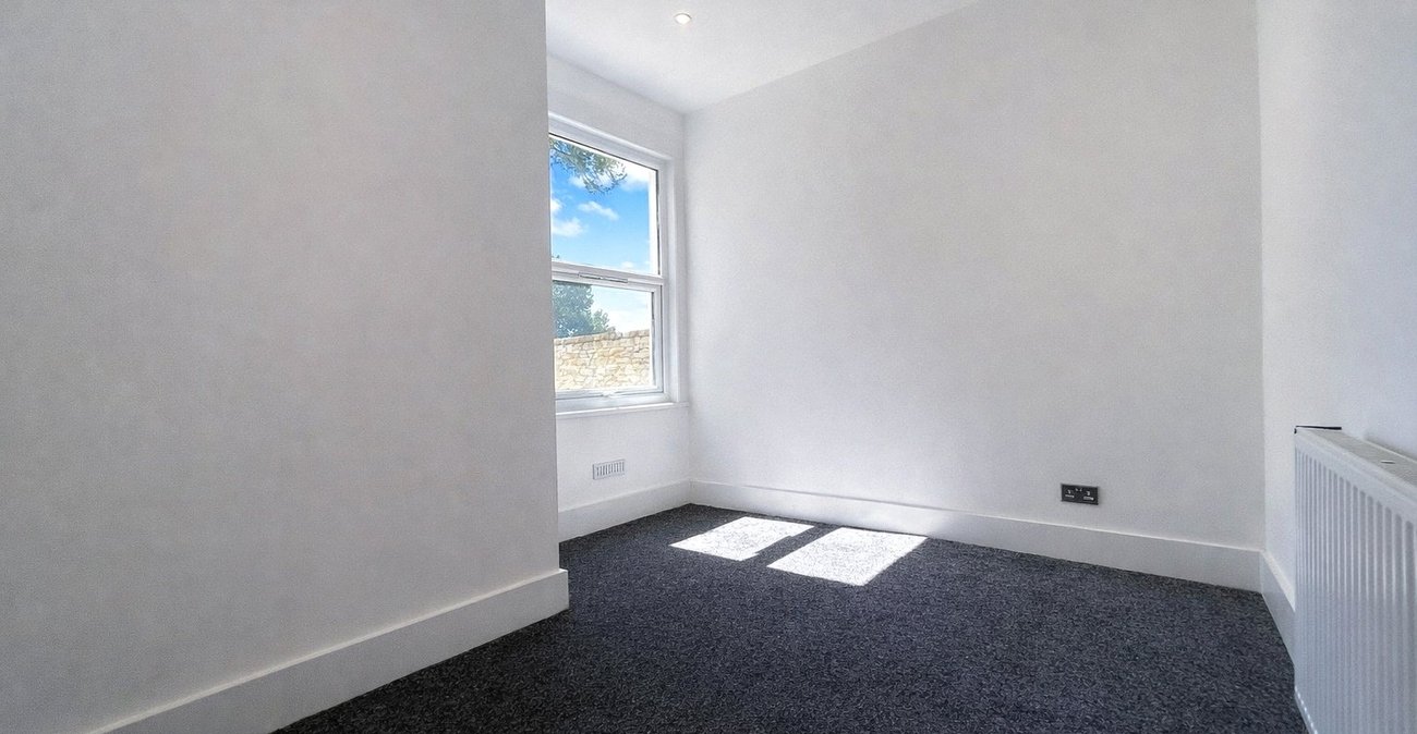 2 bedroom property to rent in Catford | Robinson Jackson