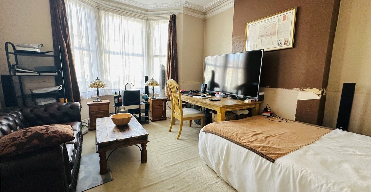 2 bedroom property for sale in Catford | Robinson Jackson