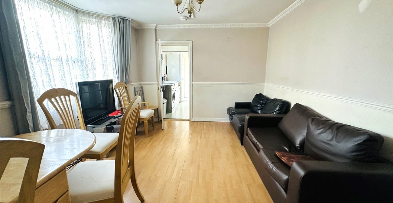 2 bedroom property for sale in Catford | Robinson Jackson