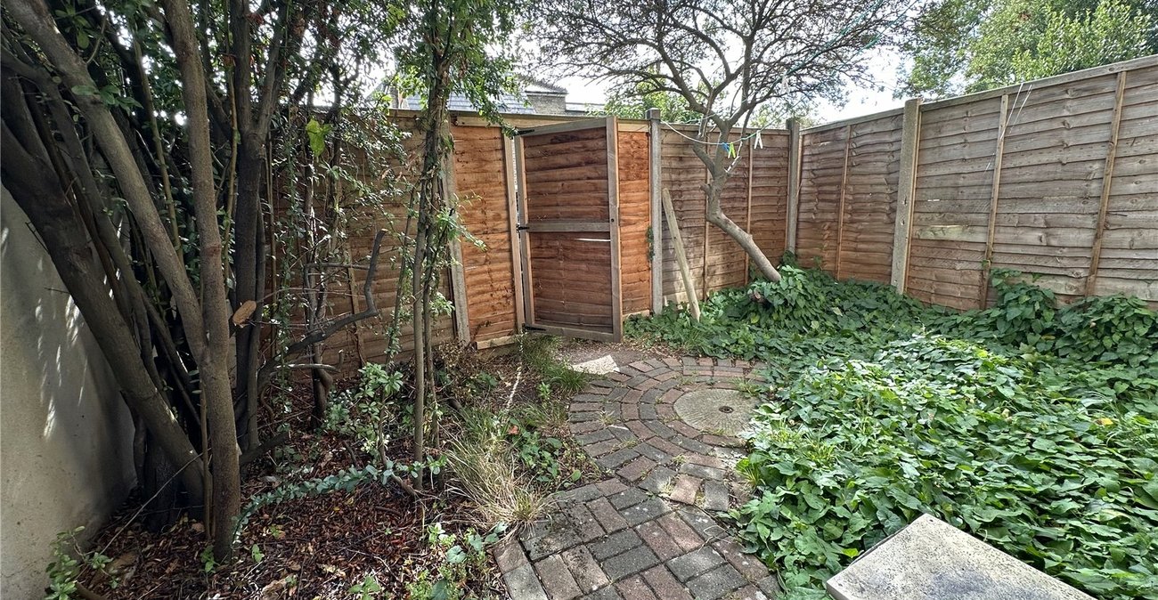 2 bedroom property for sale in Catford | Robinson Jackson