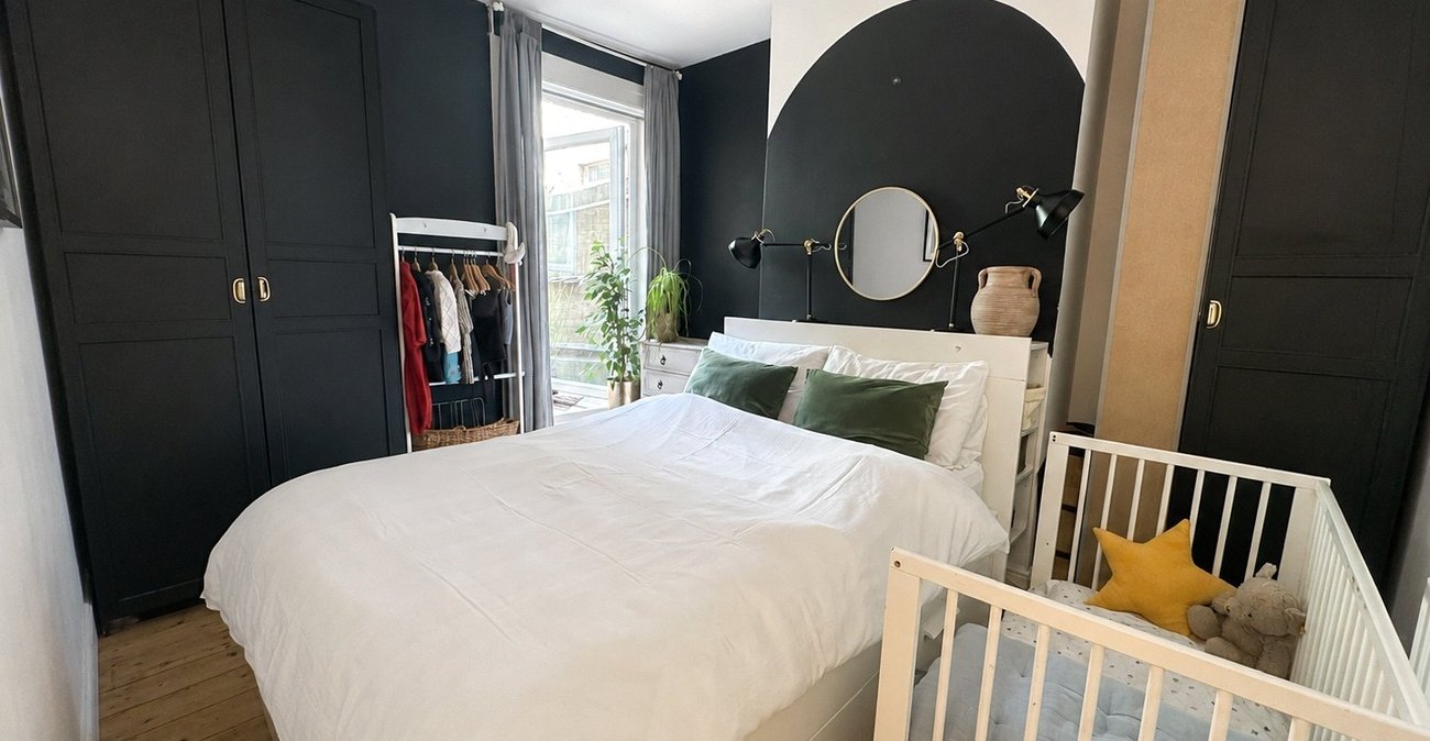 2 bedroom property for sale in London | Robinson Jackson