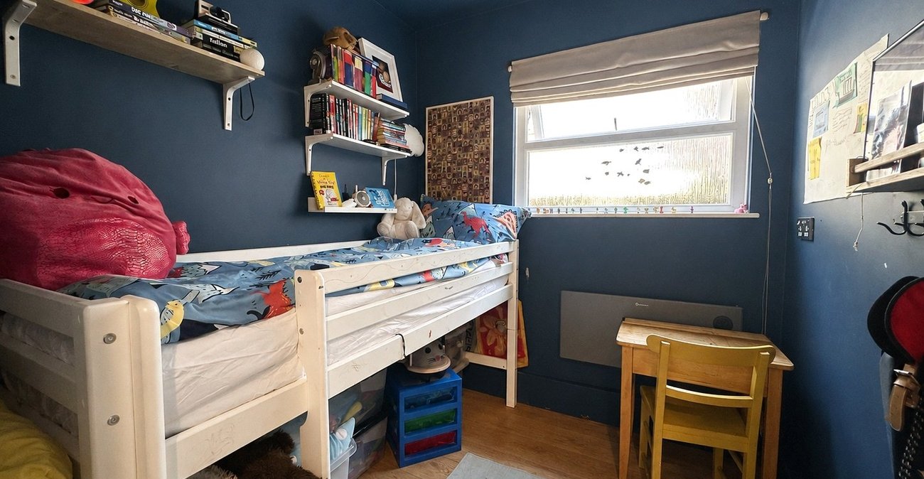 2 bedroom property for sale in London | Robinson Jackson