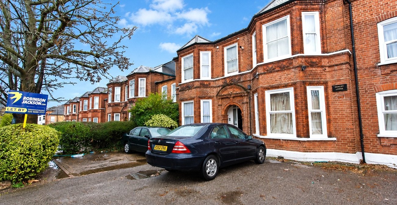 2 bedroom property for sale in London | Robinson Jackson