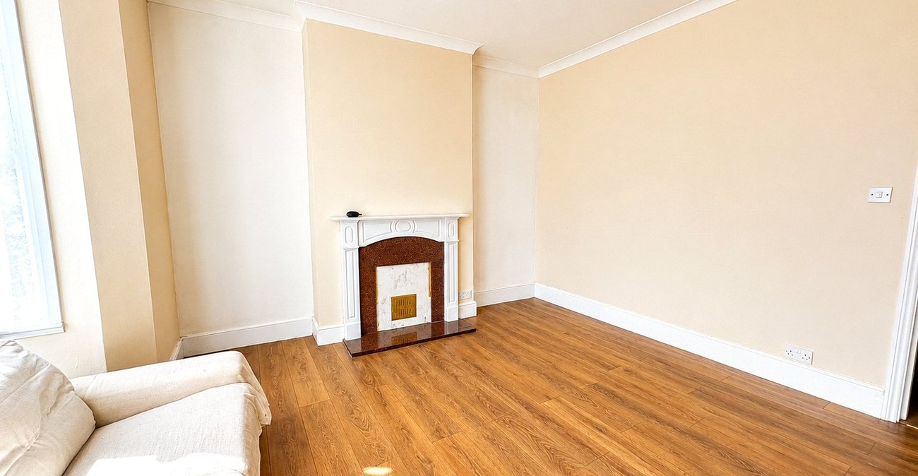 2 bedroom property for sale in London | Robinson Jackson