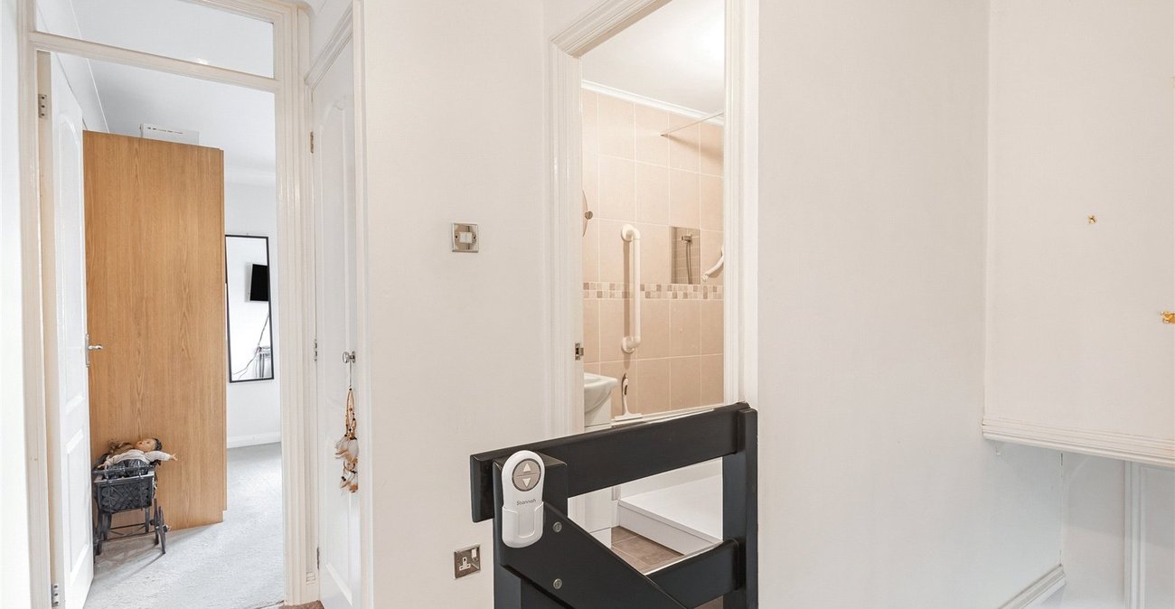 2 bedroom house for sale in Welling | Robinson Jackson