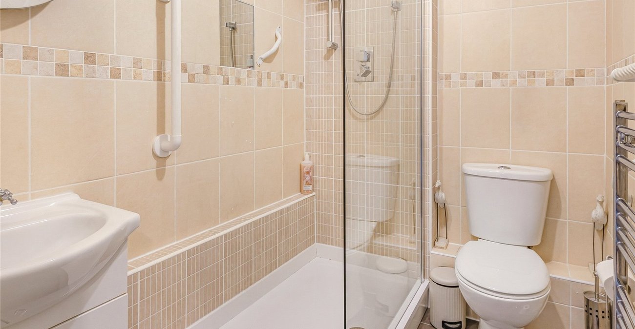 2 bedroom house for sale in Welling | Robinson Jackson