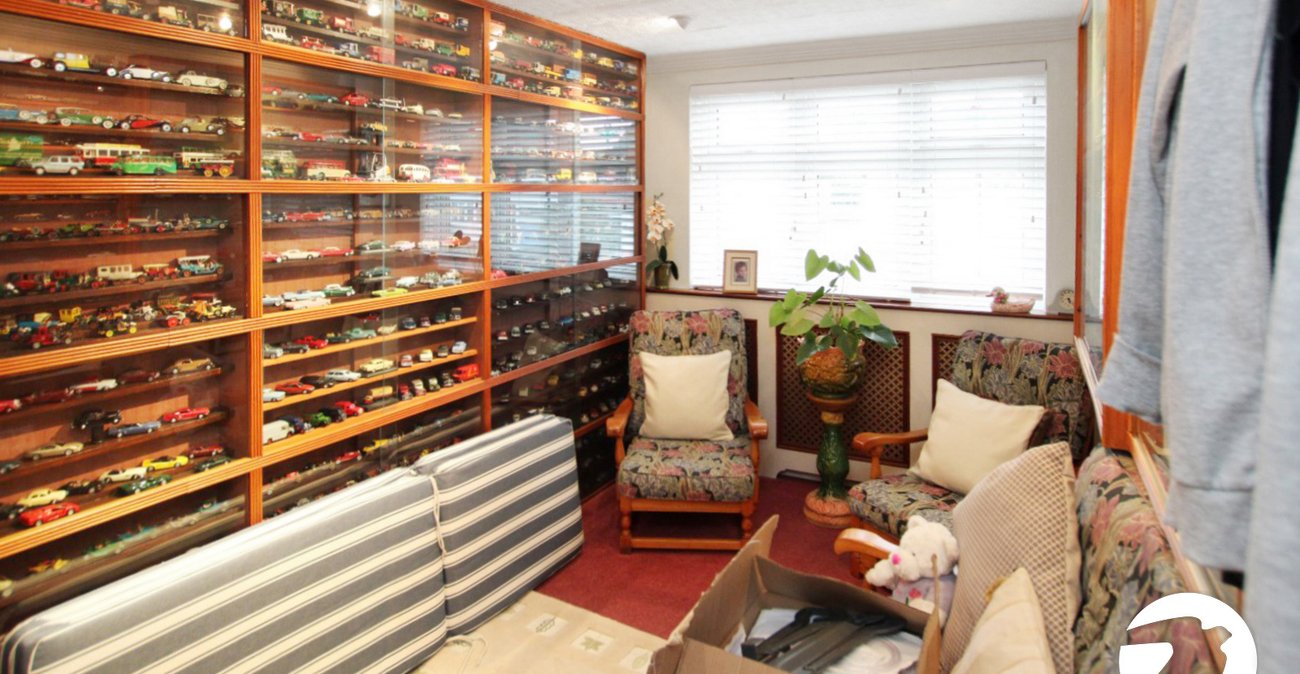4 bedroom house for sale in London | Robinson Jackson