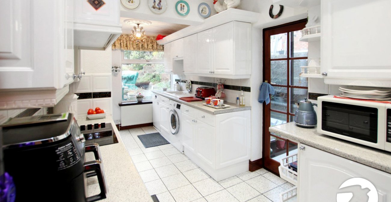 4 bedroom house for sale in London | Robinson Jackson