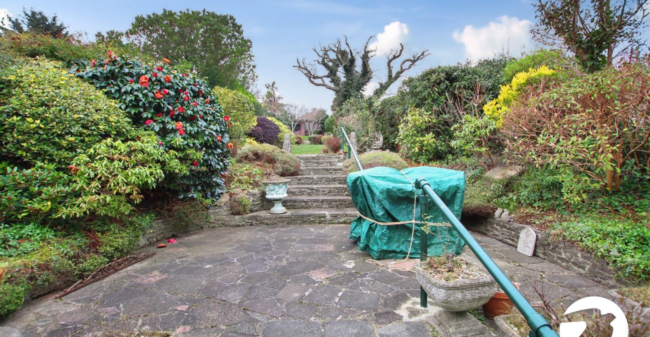 4 bedroom house for sale in London | Robinson Jackson